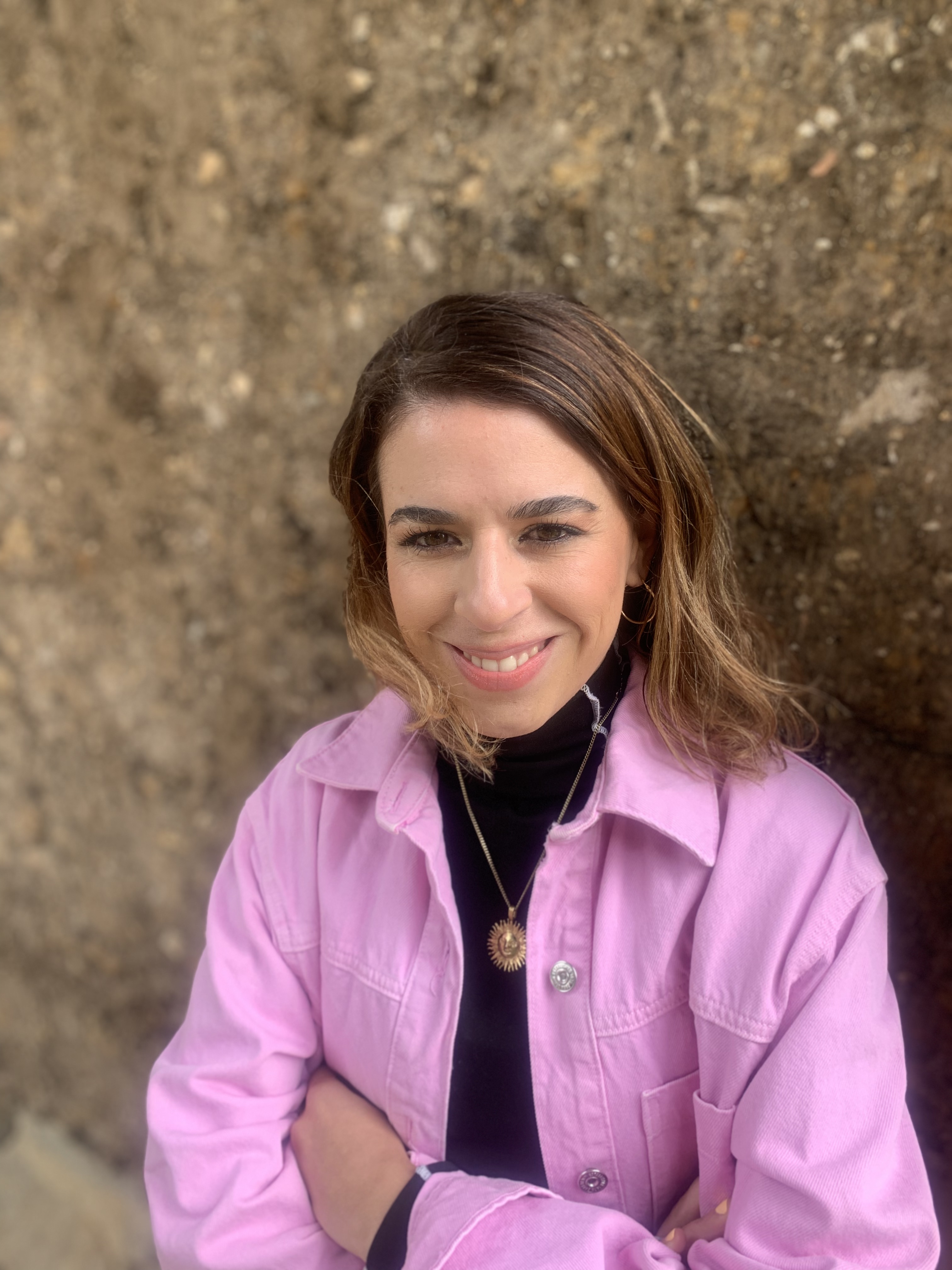 Adriana Peláez M., astróloga y mentora en expresión auténtica