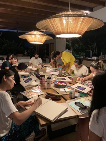 Taller grupal de arte nocturno